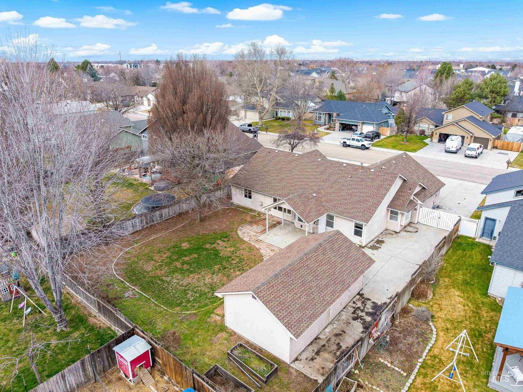 Photo of 95 W Claire St, Meridian, ID 83646 (MLS # 98976773)