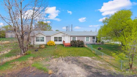 Photo of 508 Silver Beach Drive, Jerome, ID 83338 (MLS # 98980885)