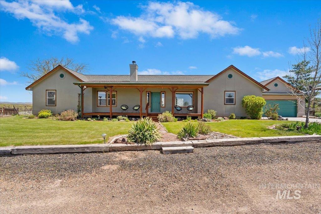 Photo of 147 E Ndian Creek, Boise, ID 83716 (MLS # 98985061)