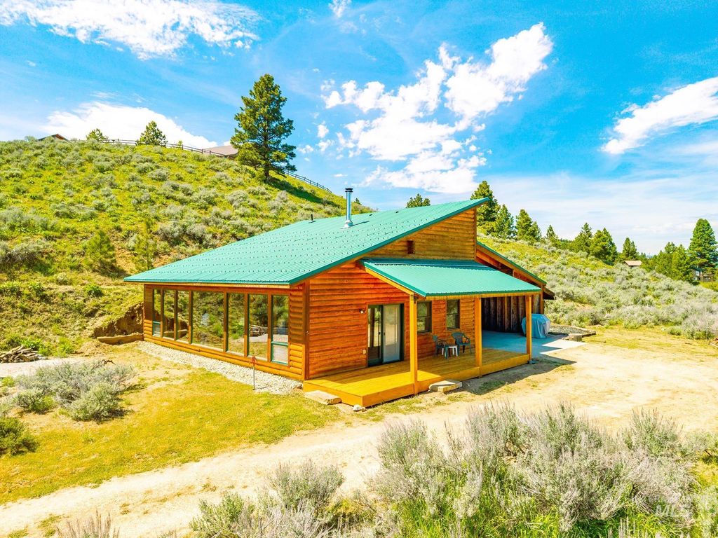Photo of 223 Evergreen Dr, Boise, ID 83716 (MLS # 98986334)