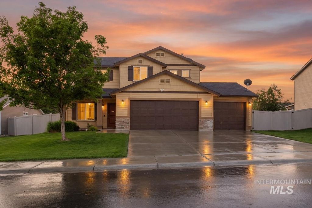 Photo of 14253 Moreno Dr, Caldwell, ID 83607 (MLS # 98985595)