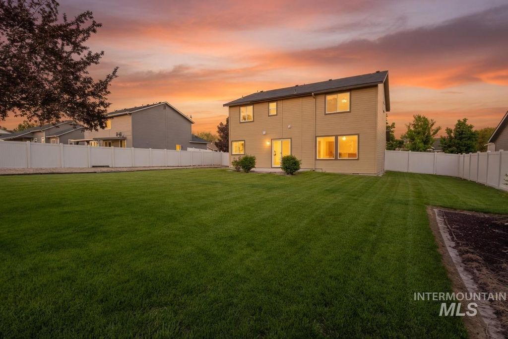 Photo of 14253 Moreno Dr, Caldwell, ID 83607 (MLS # 98985595)