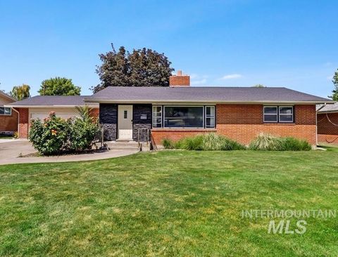 Photo of 605 Monte Vista Dr, Twin Falls, ID 83301 (MLS # 98956533)