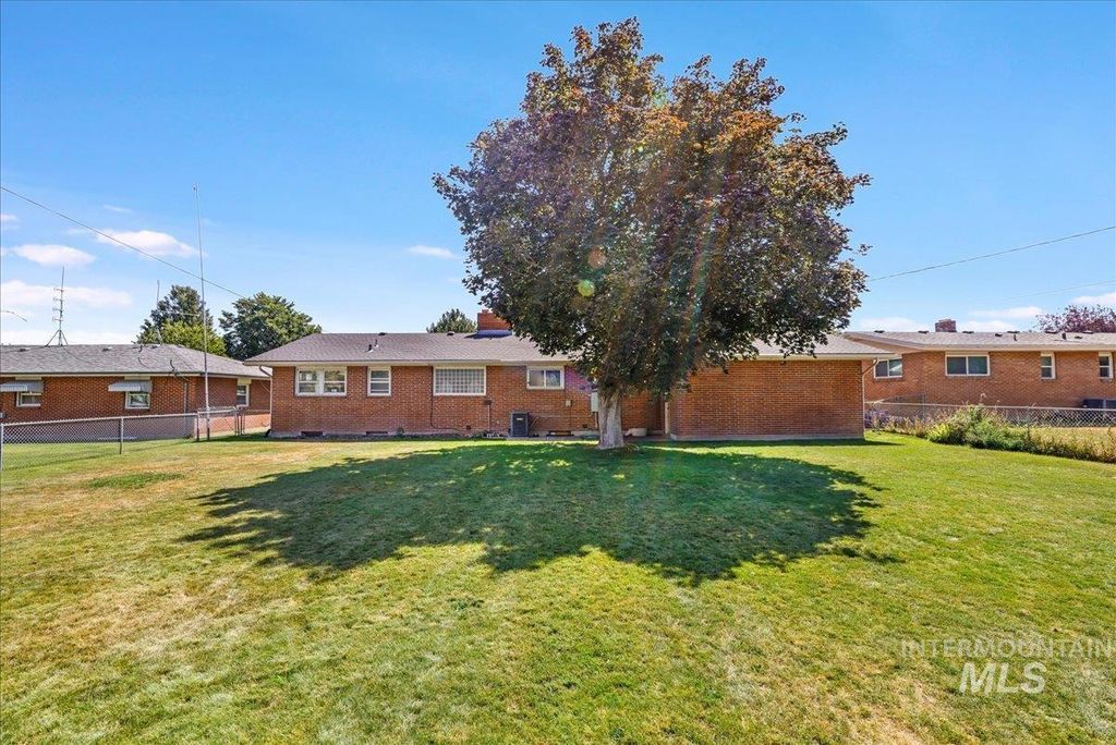 Photo of 605 Monte Vista Dr, Twin Falls, ID 83301 (MLS # 98956533)