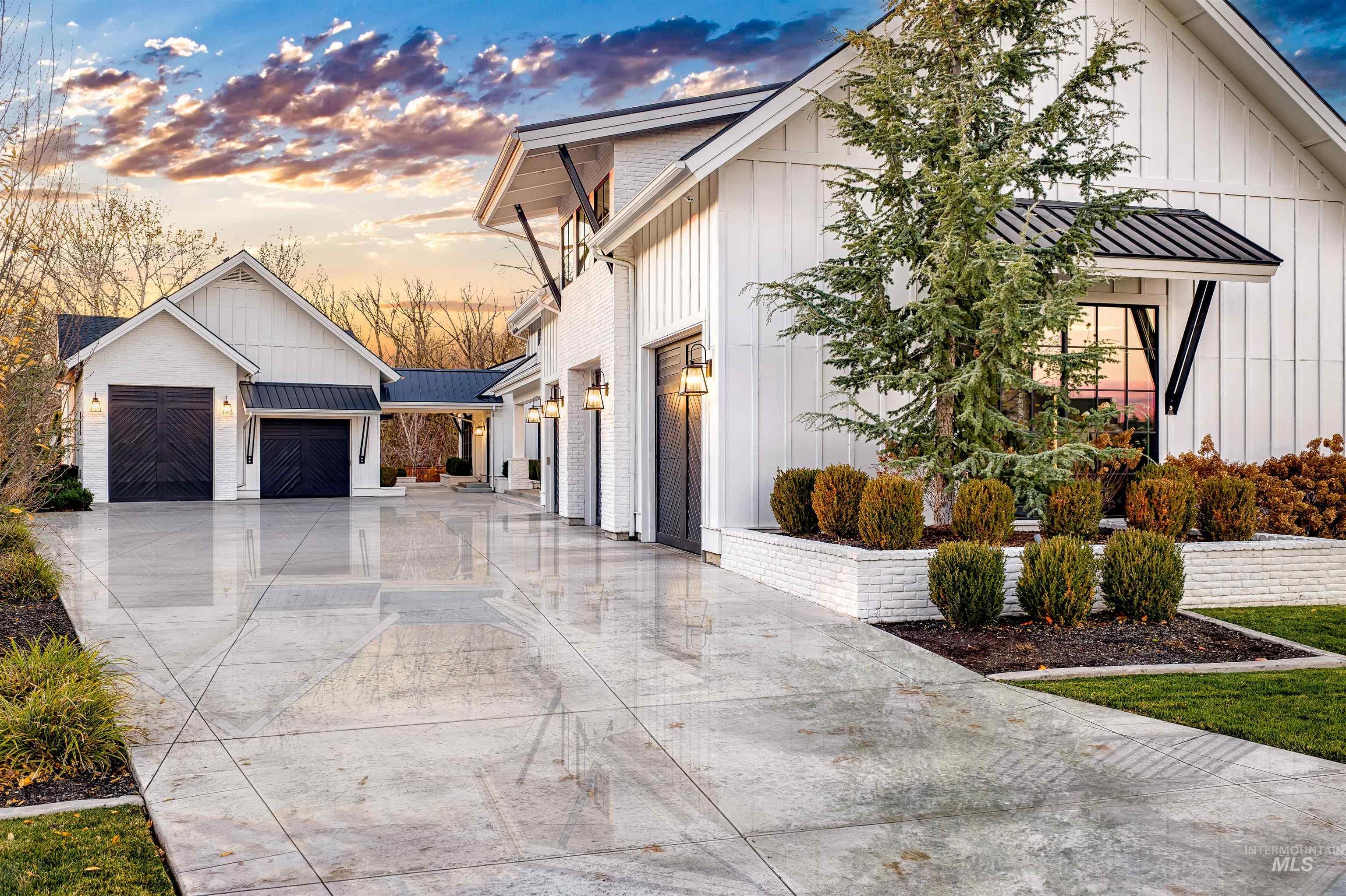 727 S Brentbrook Lane