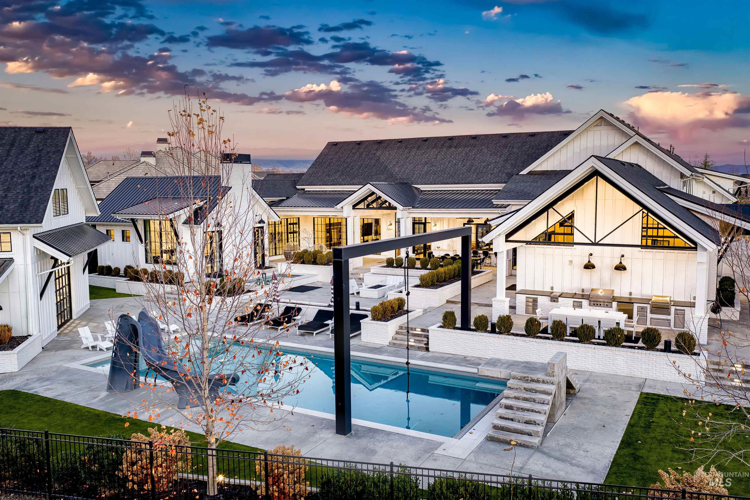 727 S Brentbrook Lane