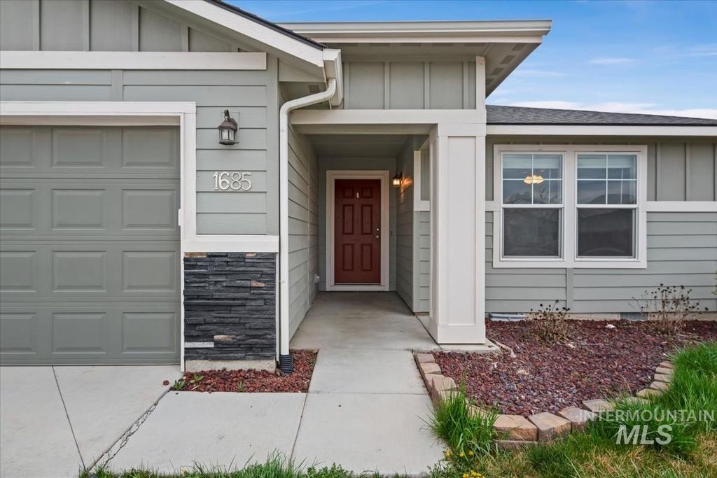 Photo of 1685 SW Levant Way, Mountain Home, ID 83647 (MLS # 98976850)