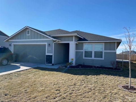 Photo of 1685 SW Levant Way, Mountain Home, ID 83647 (MLS # 98976850)