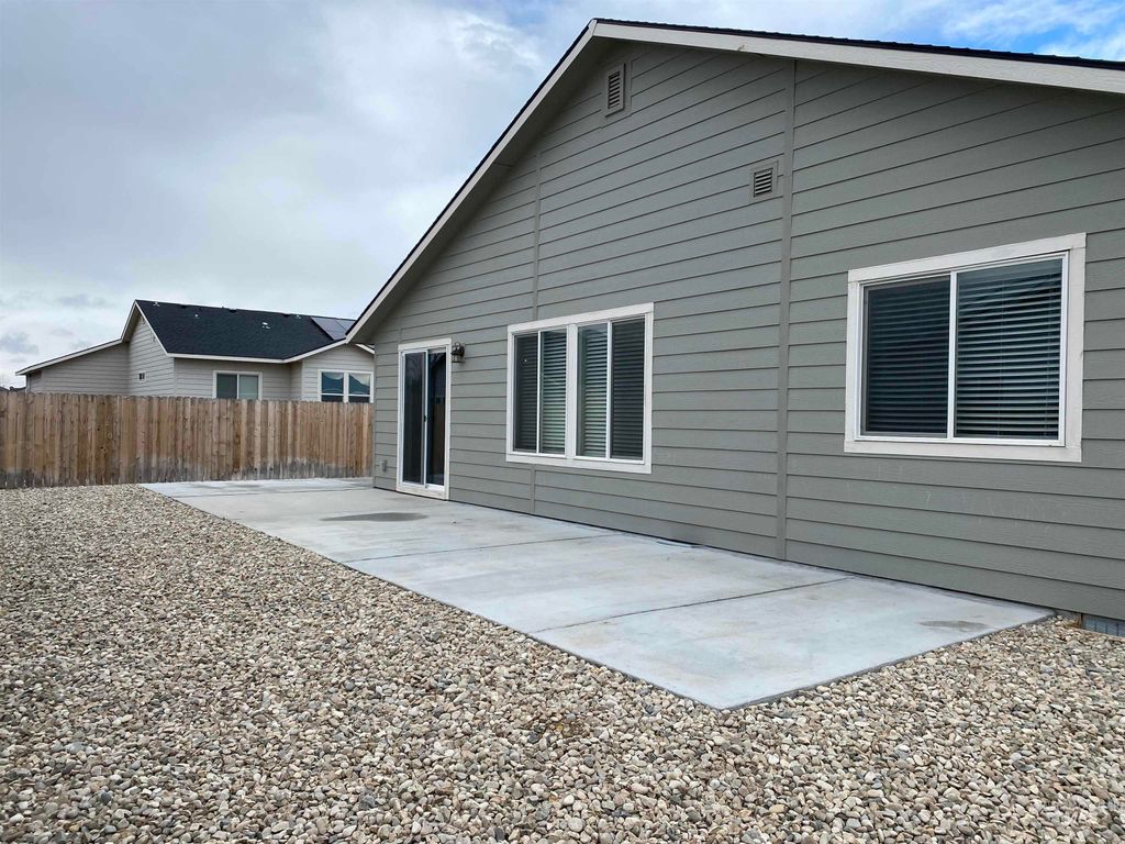 Photo of 1685 SW Levant Way, Mountain Home, ID 83647 (MLS # 98976850)