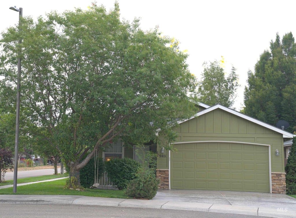 Photo of 9401 W Granger Ct, Boise, ID 83704 (MLS # 99000789)