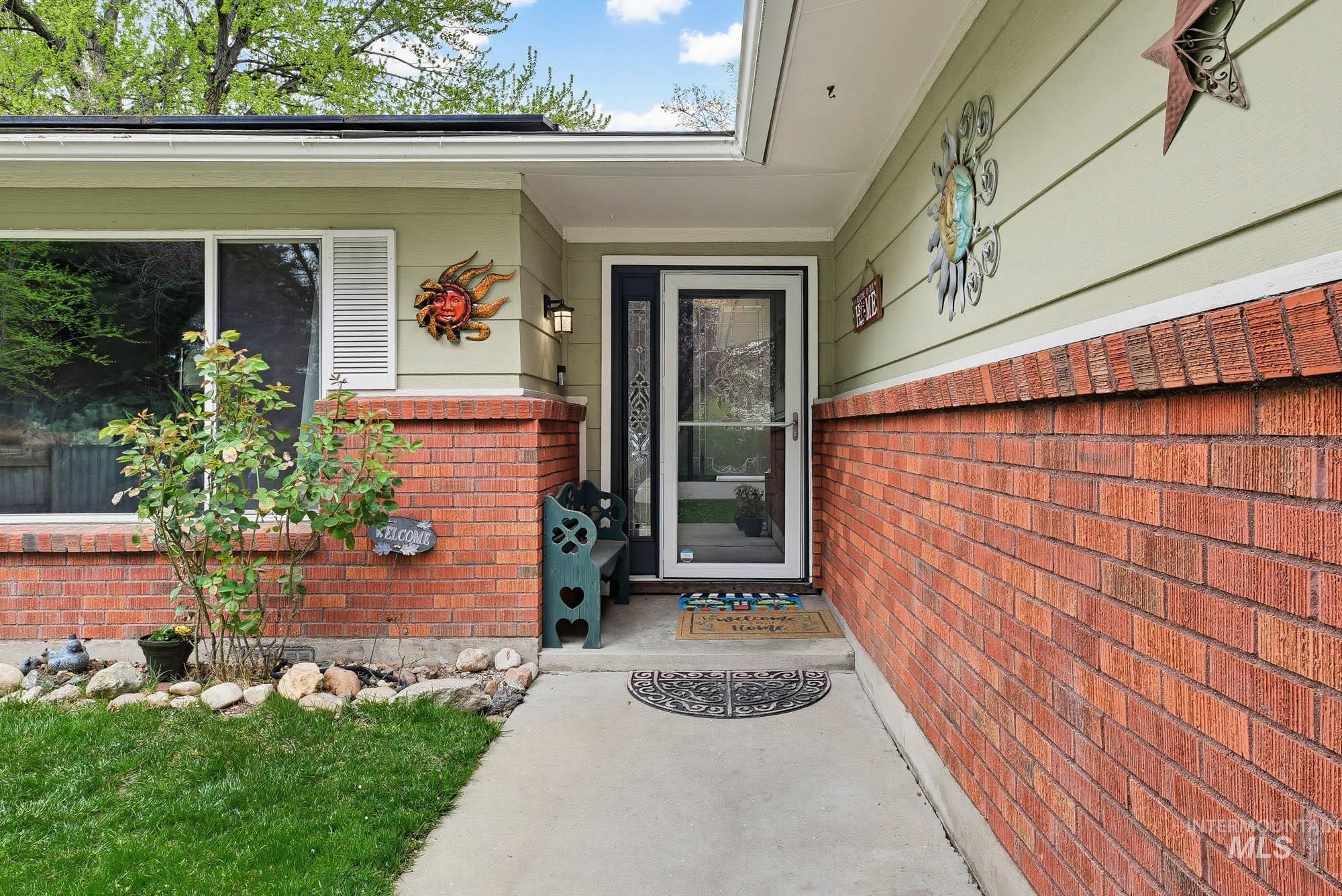 1995 N Wilmington Dr