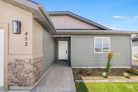 Photo of 452 Rock Dove Loop, Twin Falls, ID 83301 (MLS # 98944781)