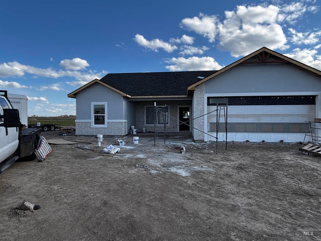 Photo of 1329 18th Ave E, Jerome, ID 83338 (MLS # 98984104)
