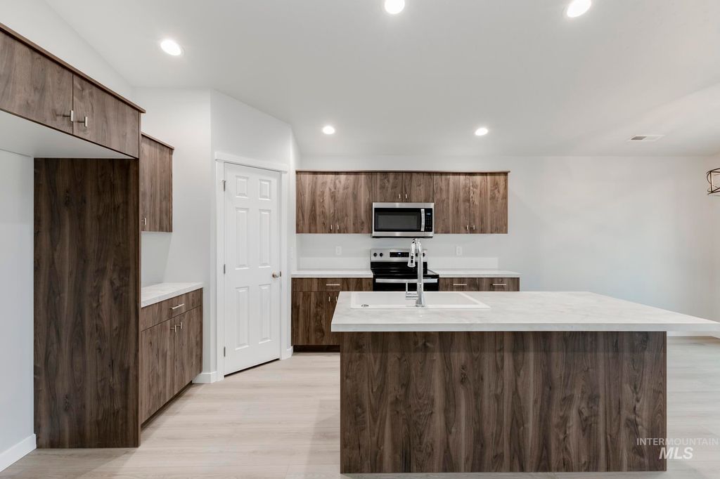 Photo of 7107 E Shields Dr, Nampa, ID 83687 (MLS # 98974812)