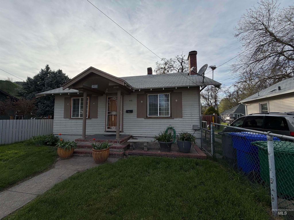 Photo of 410 12th Street, Lewiston, ID 83501 (MLS # 98981721)