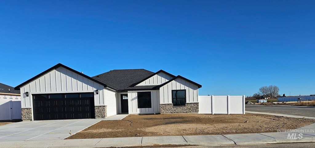 Photo of 2002 Regan St, Jerome, ID 83338 (MLS # 98970894)