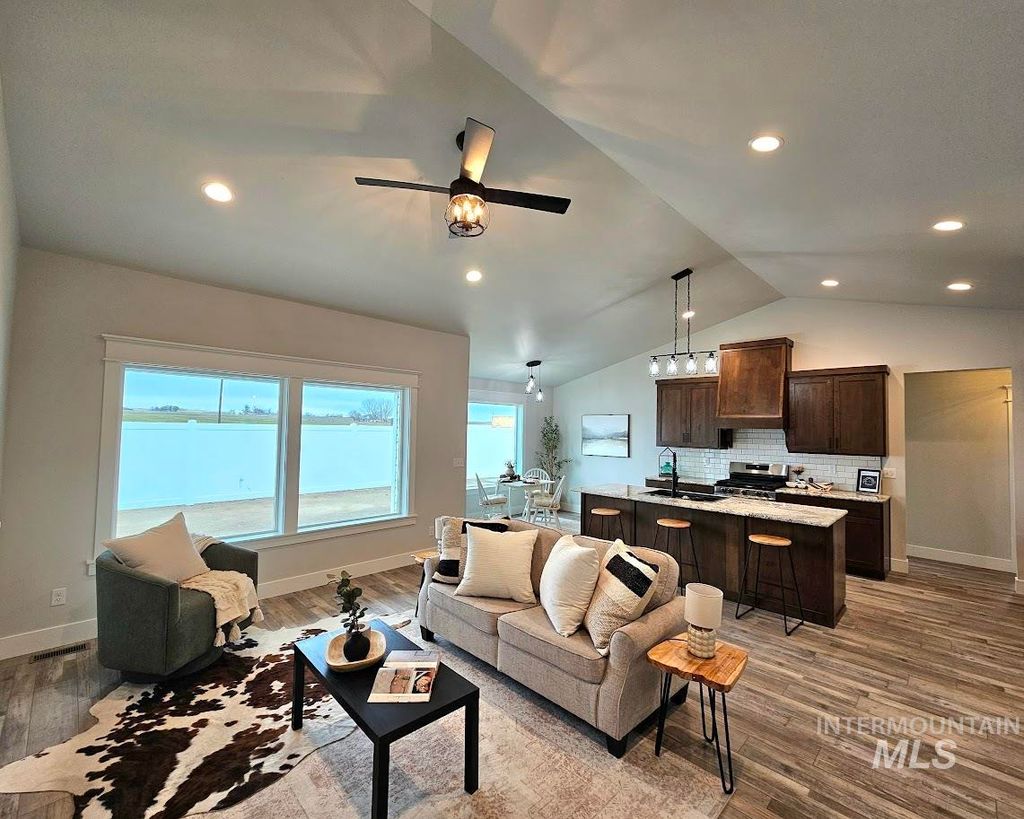 Photo of 2002 Regan St, Jerome, ID 83338 (MLS # 98970894)