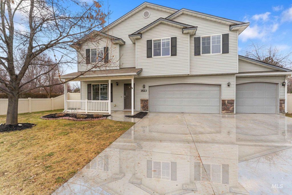 Photo of 3523 S High Springs St, Nampa, ID 83686 (MLS # 98973108)