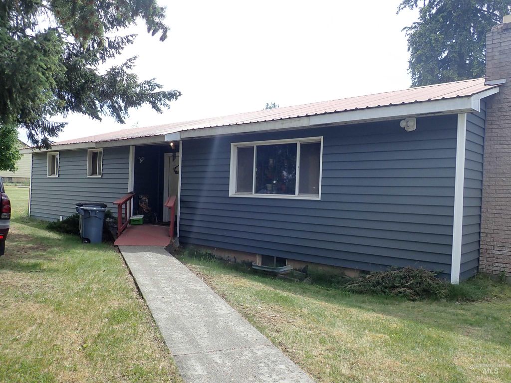 Photo of 921 N Main St, Weippe, ID 83553 (MLS # 98951395)