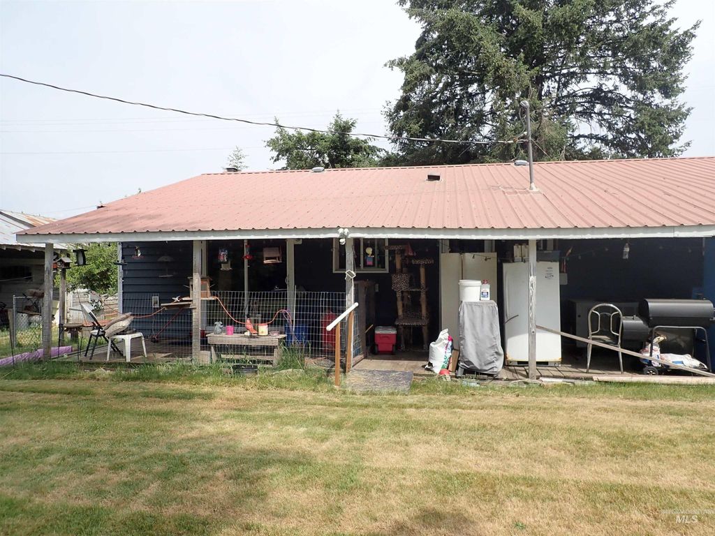 Photo of 921 N Main St, Weippe, ID 83553 (MLS # 98951395)