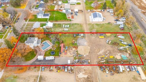 Photo of 1917 Arthur St, Caldwell, ID 83605 (MLS # 98970238)