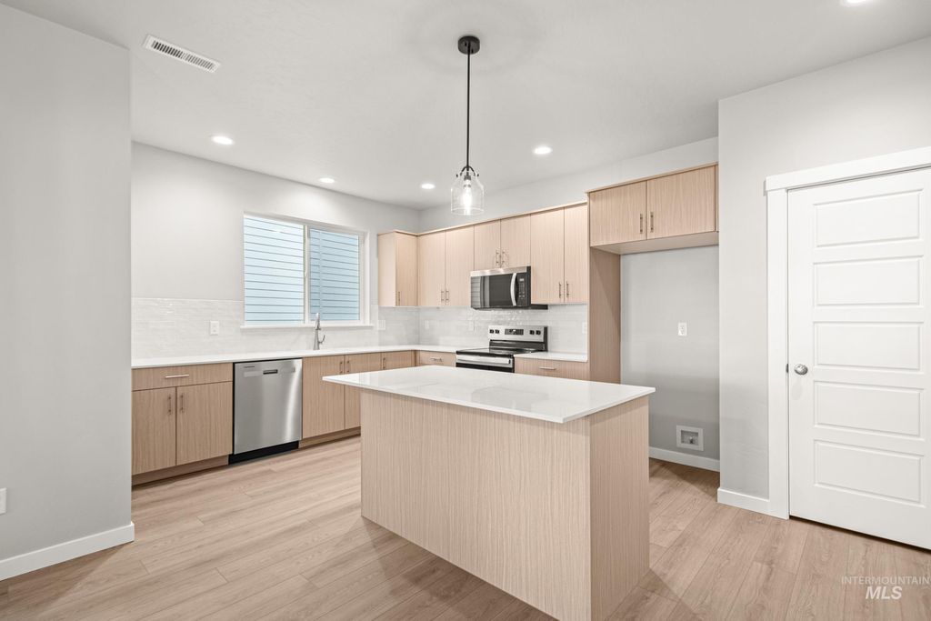 Photo of 6780 W Redwood Creek Dr, Meridian, ID 83646 (MLS # 98975485)