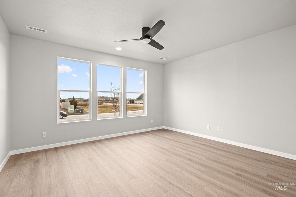 Photo of 6780 W Redwood Creek Dr, Meridian, ID 83646 (MLS # 98975485)