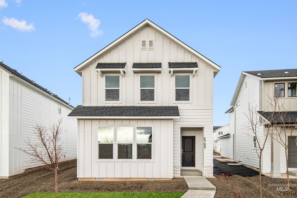 Photo of 6780 W Redwood Creek Dr, Meridian, ID 83646 (MLS # 98975485)