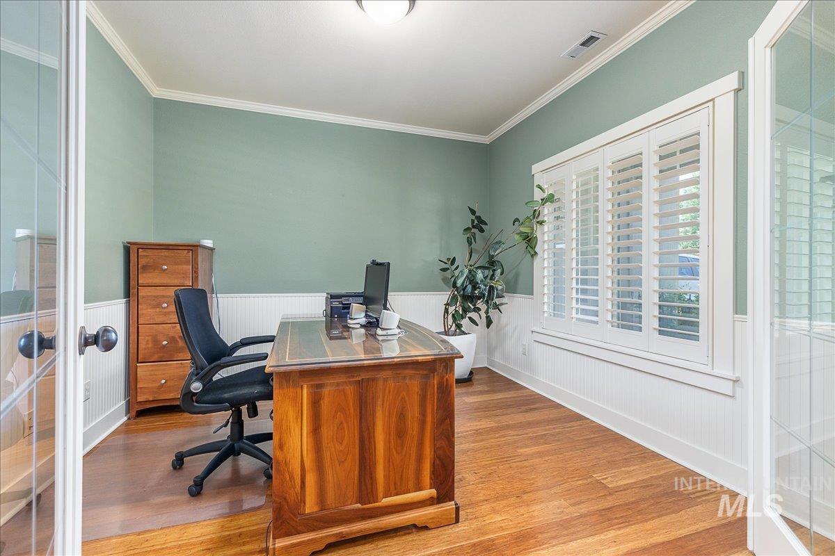 594 W Kodiak Dr
