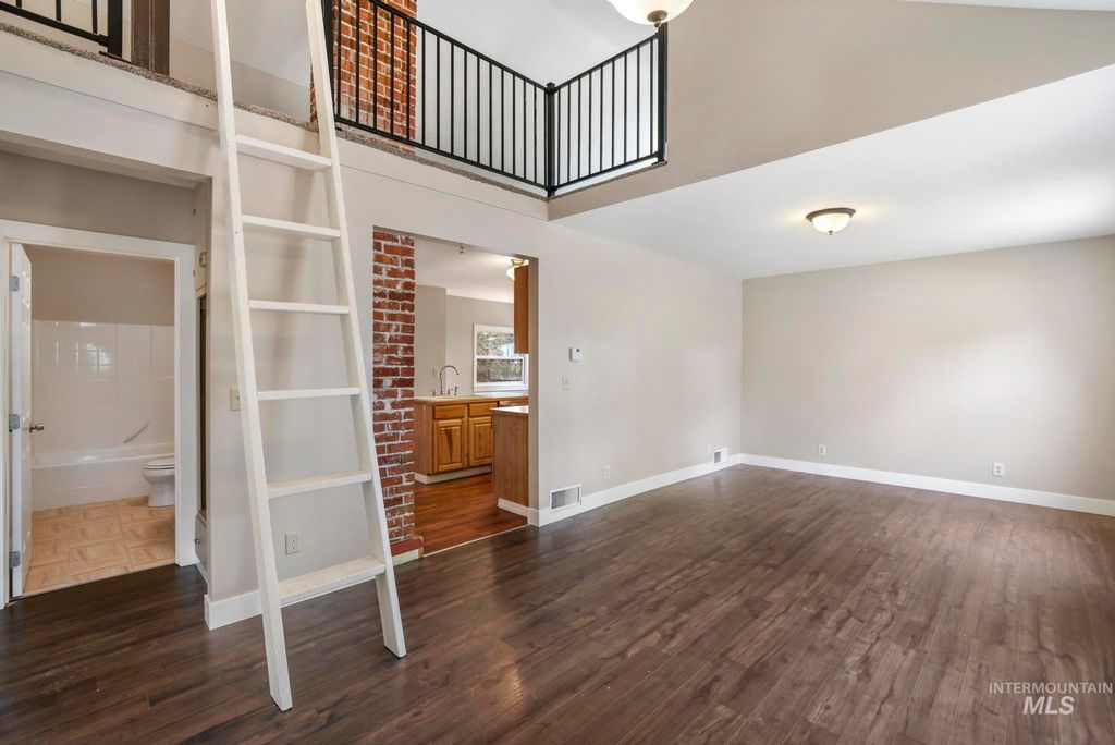 Photo of 360 N 10th E, Mountain Home, ID 83647 (MLS # 98962352)