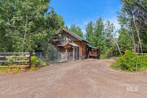 Photo of 20 Red Fir Dr, Boise, ID 83716 (MLS # 98977926)