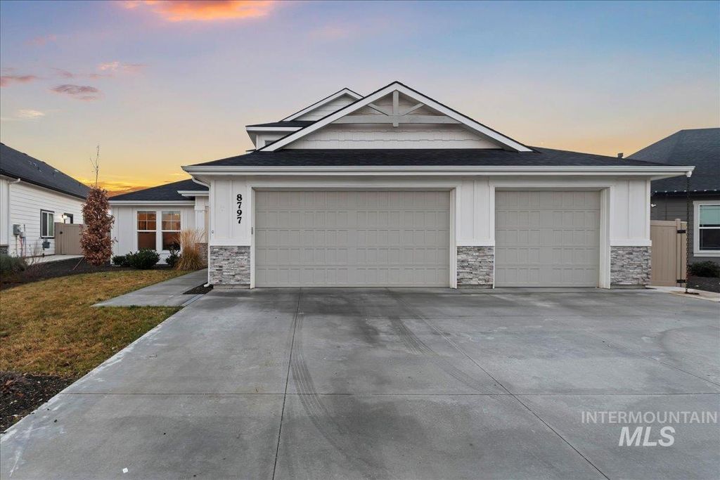 Photo of 8797 E Hyacinth St, Nampa, ID 83687 (MLS # 98971936)