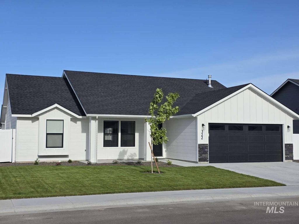Photo of 322 N 11th St, Parma, ID 83660 (MLS # 98987183)