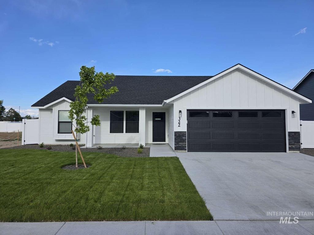 Photo of 322 N 11th St, Parma, ID 83660 (MLS # 98987183)