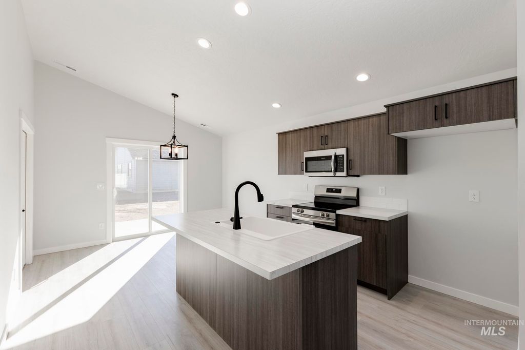 Photo of 3842 E Syracuse St, Nampa, ID 83686 (MLS # 98965352)