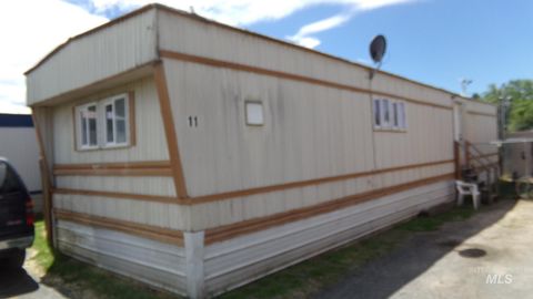 Photo of 628 Burrell Ave #11, Lewiston, CA 93501 (MLS # 98990566)