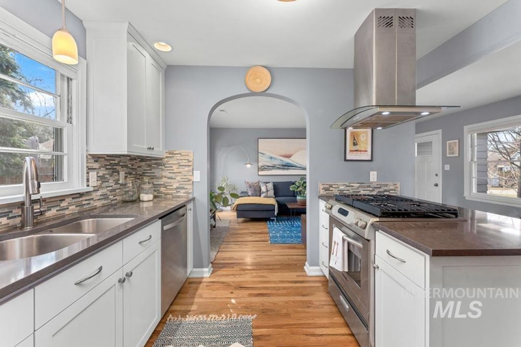 Photo of 1706 N 13th Street, Boise, ID 83702 (MLS # 98976653)