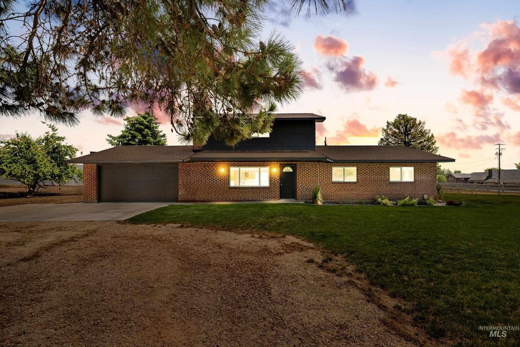Photo of 13984 Raptor Lane, Caldwell, ID 83607 (MLS # 98987787)