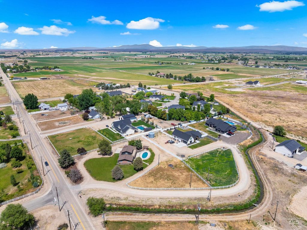 Photo of 13984 Raptor Lane, Caldwell, ID 83607 (MLS # 98987787)