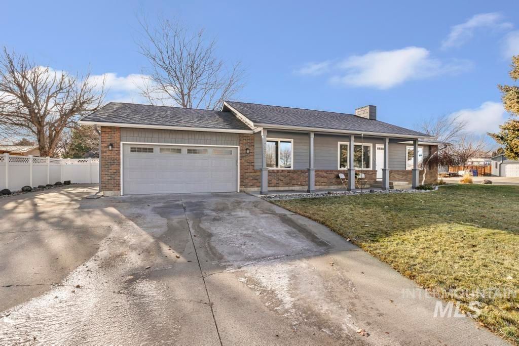 Photo of 2434 9th Ave E Ave, Twin Falls, ID 83301 (MLS # 98970749)