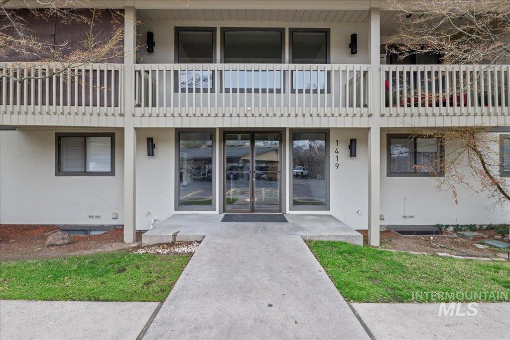 Photo of 1419 Camel Back Lane #B103, Boise, ID 83702 (MLS # 98973003)