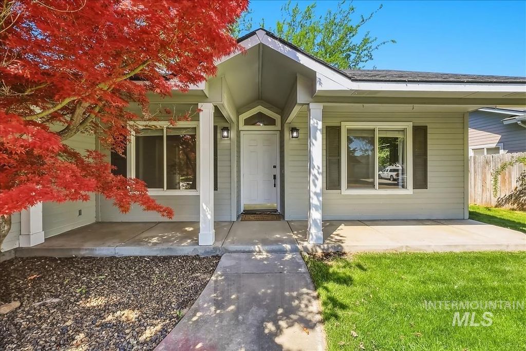 Photo of 603 N Flauson Ave, Kuna, ID 83634 (MLS # 98986140)