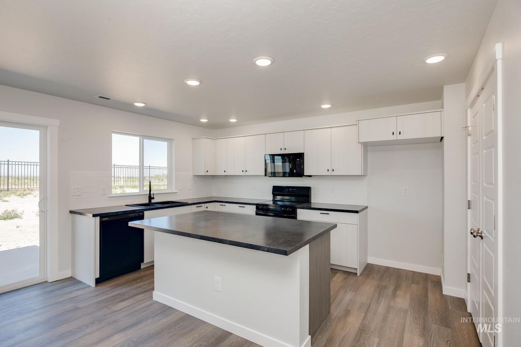 Photo of 18447 N Sweet William Ave, Nampa, ID 83687 (MLS # 98972722)