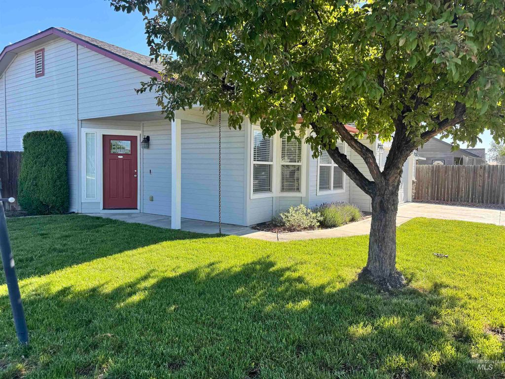 Photo of 4719 Kadie St, Caldwell, ID 83607 (MLS # 98986442)