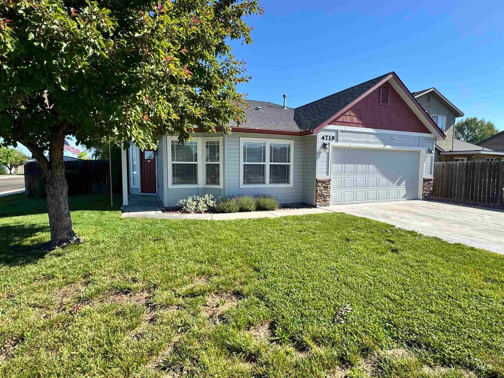 Photo of 4719 Kadie St, Caldwell, ID 83607 (MLS # 98986442)