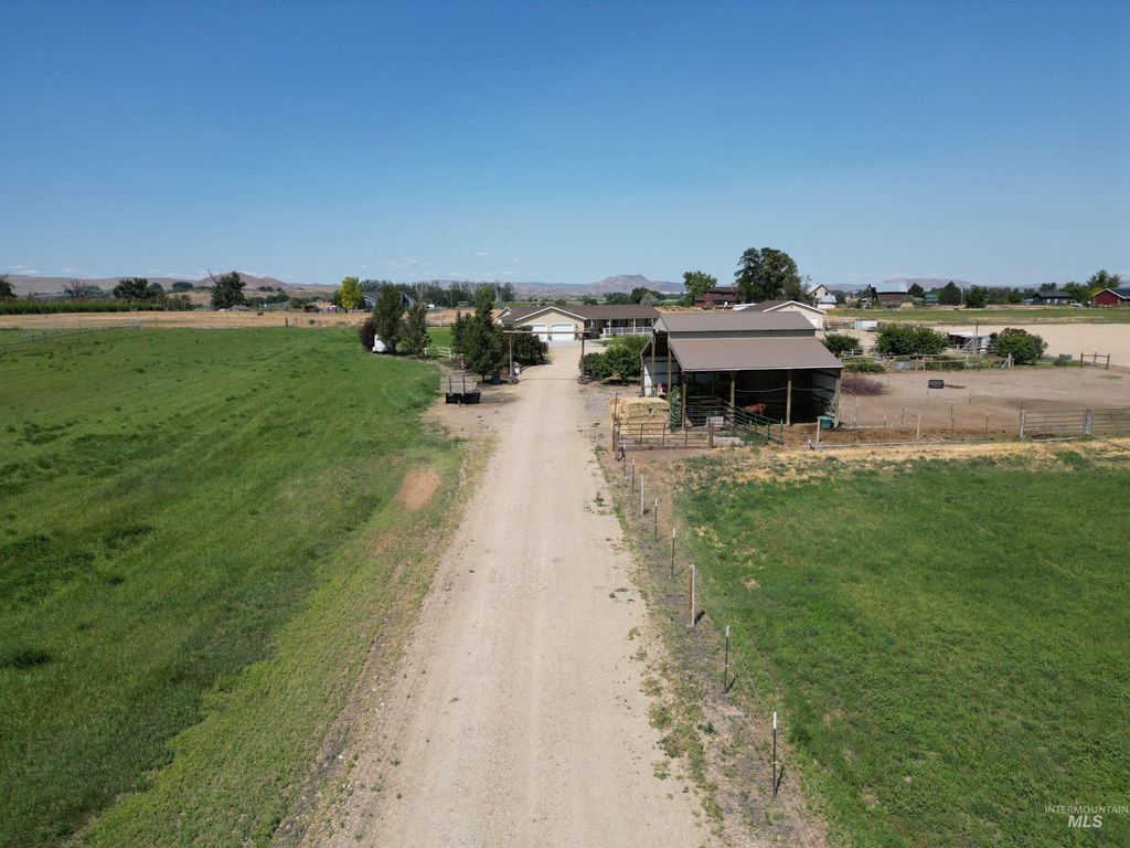 Photo of 26737 Chips Lane, Parma, ID 83660 (MLS # 98964714)