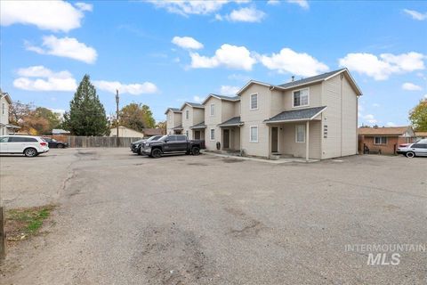 Photo of 1922 E Linden St, Caldwell, ID 83605 (MLS # 98966758)