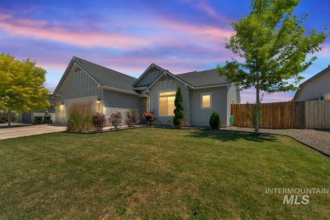 Photo of 2764 N Iditarod Way, Kuna, ID 83634 (MLS # 98954092)