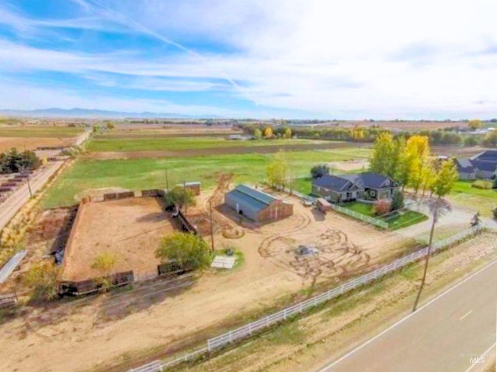 Photo of 25940 Lansing Ln, Middleton, ID 83644 (MLS # 98985986)