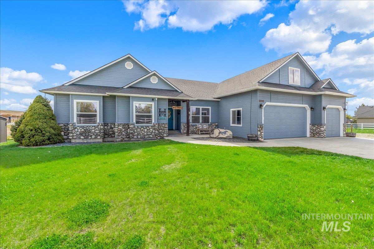 25940 Lansing Ln